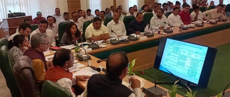 विभाग आपसी समन्वय से कार्य करें ताकि जनमानस को किसी प्रकार की समस्या न हो