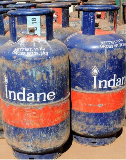 commercial-gas-cylinder-2217132374-v0kvxkz0